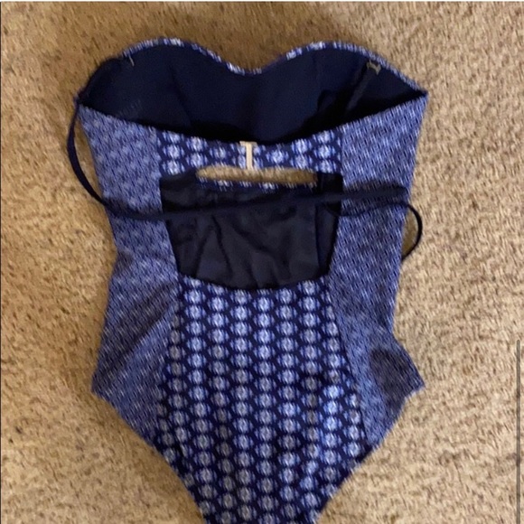 Athleta Tangier Cutout XS one piece bathing suit - Picture 5 of 7